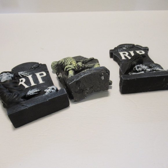 Halloween tombstones - Picture 6 of 12